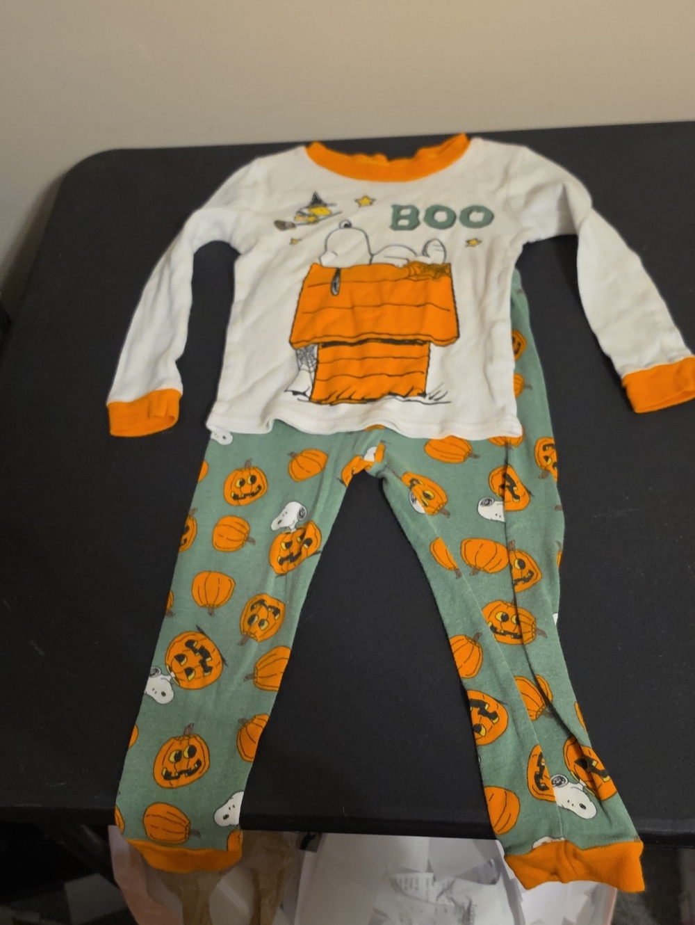 Peanuts Boys Snoopy Halloween Pjs. In EUC